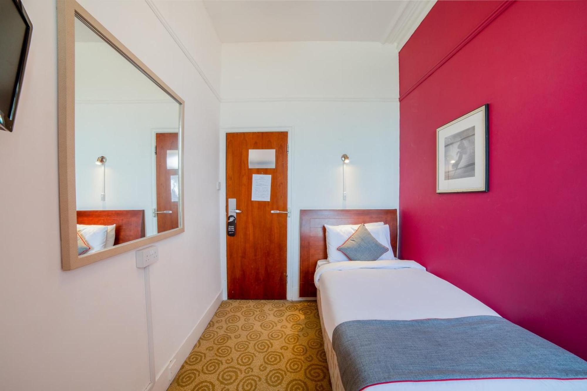 איסטבורן The Strand Hotel מראה חיצוני תמונה
