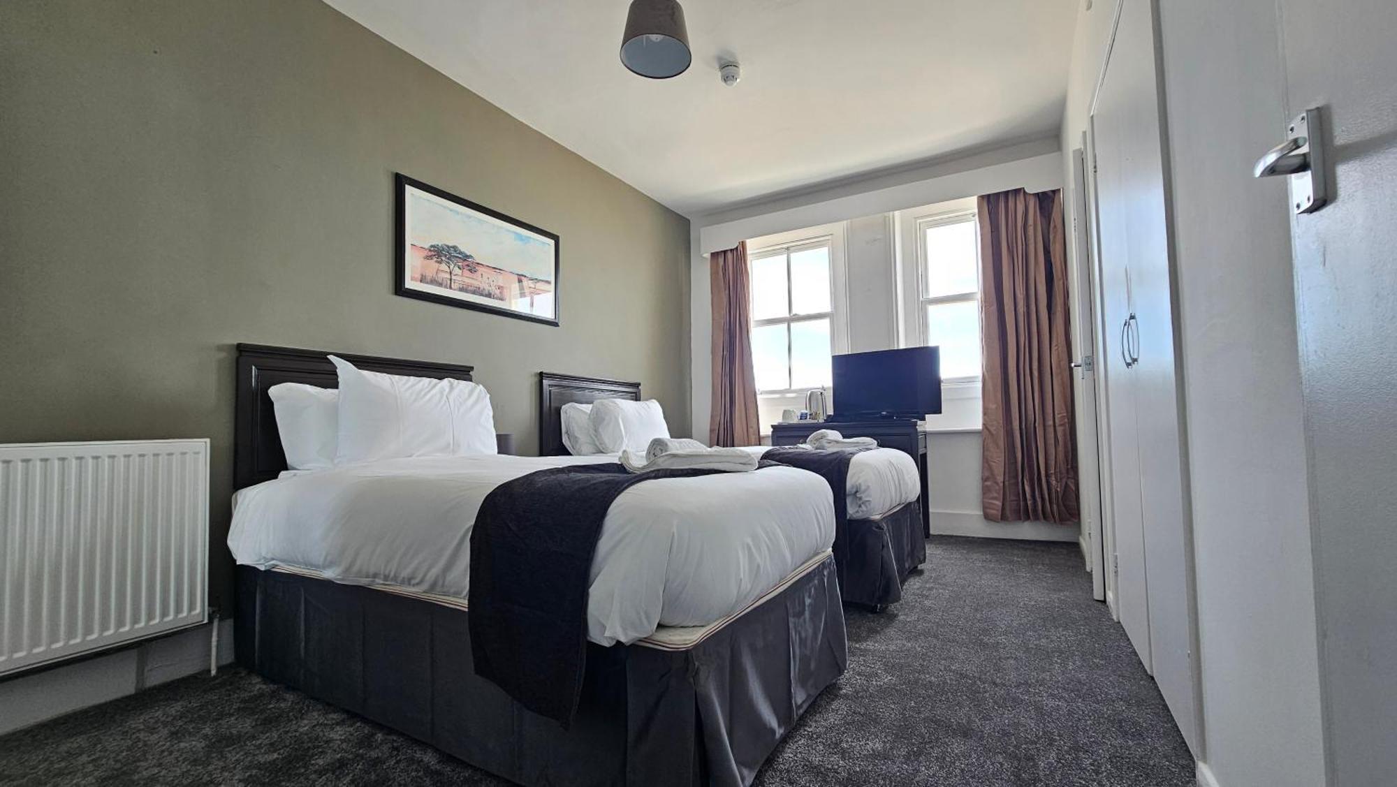 איסטבורן The Strand Hotel מראה חיצוני תמונה