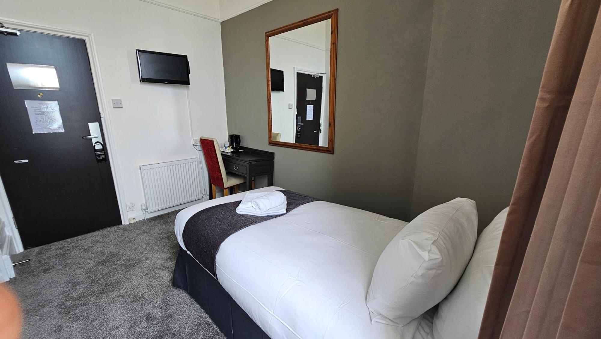 איסטבורן The Strand Hotel מראה חיצוני תמונה