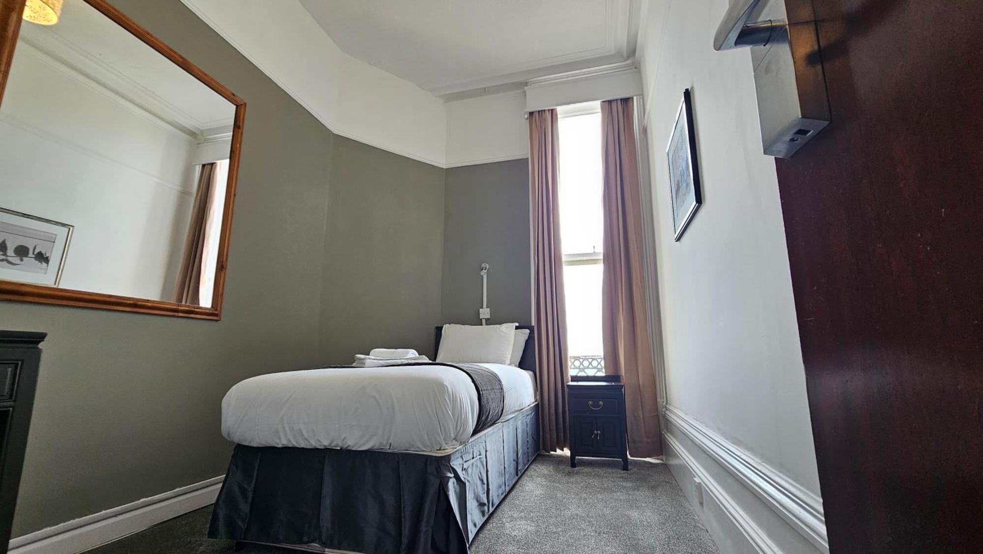 איסטבורן The Strand Hotel מראה חיצוני תמונה