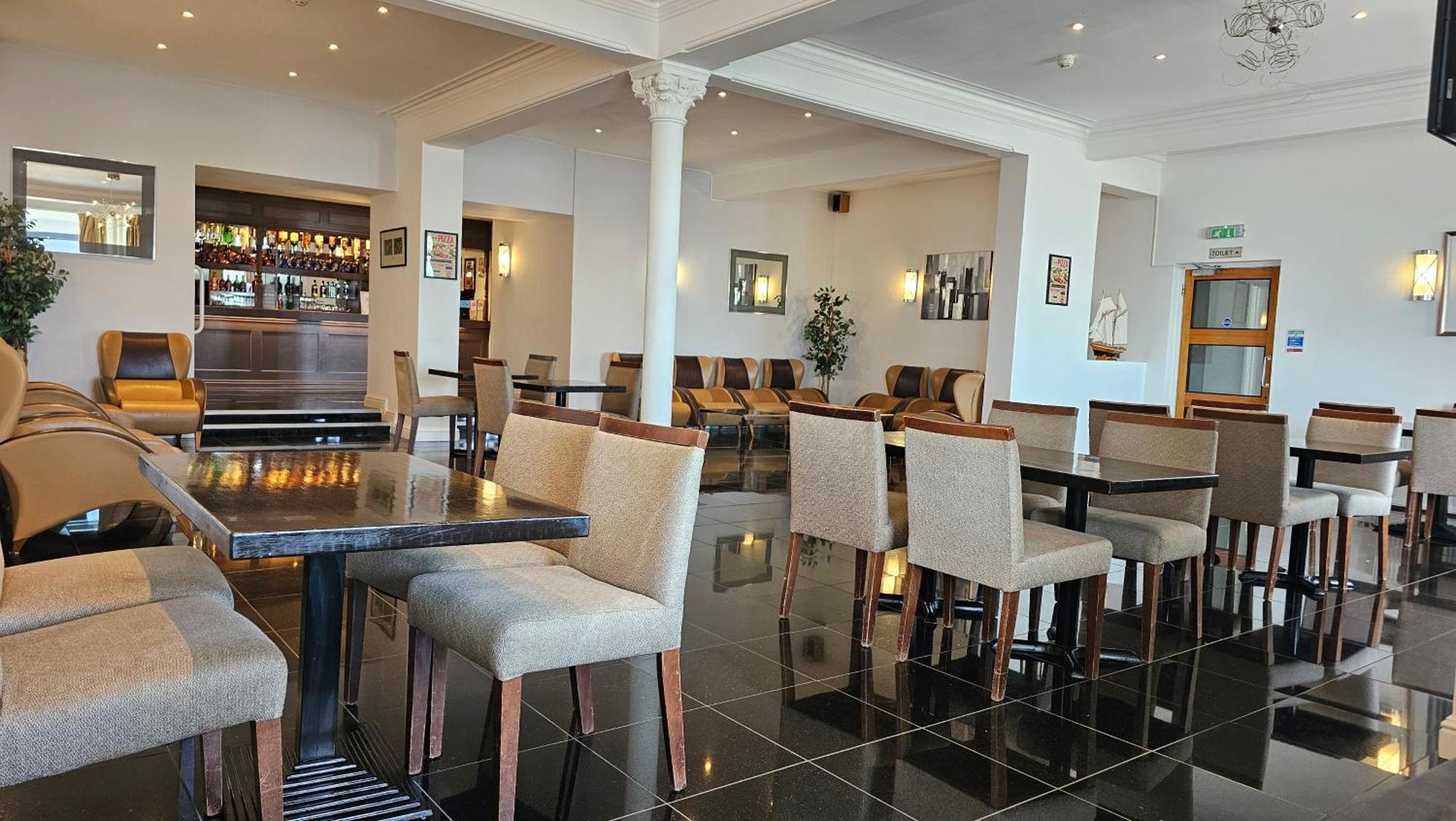 איסטבורן The Strand Hotel מראה חיצוני תמונה