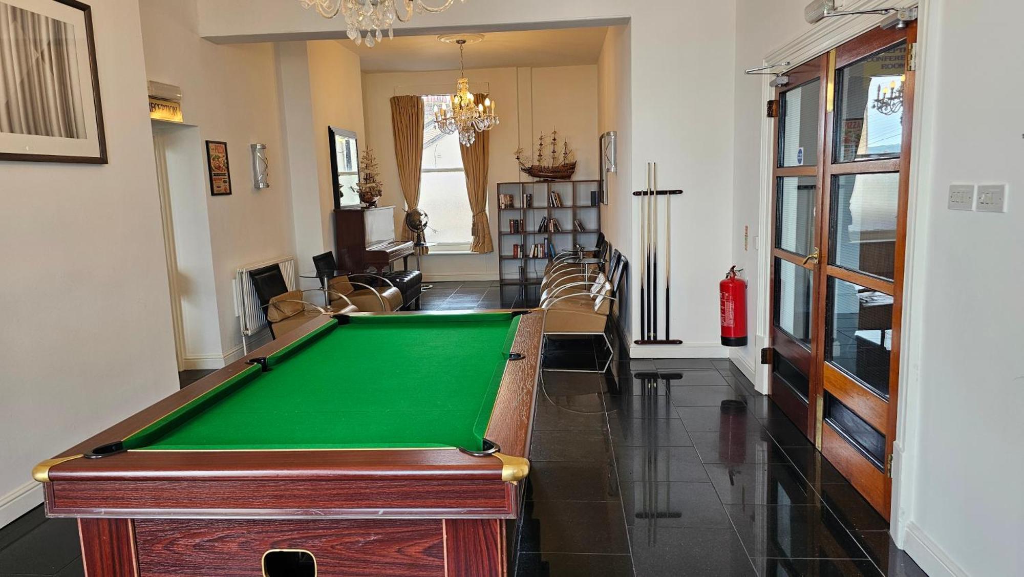 איסטבורן The Strand Hotel מראה חיצוני תמונה