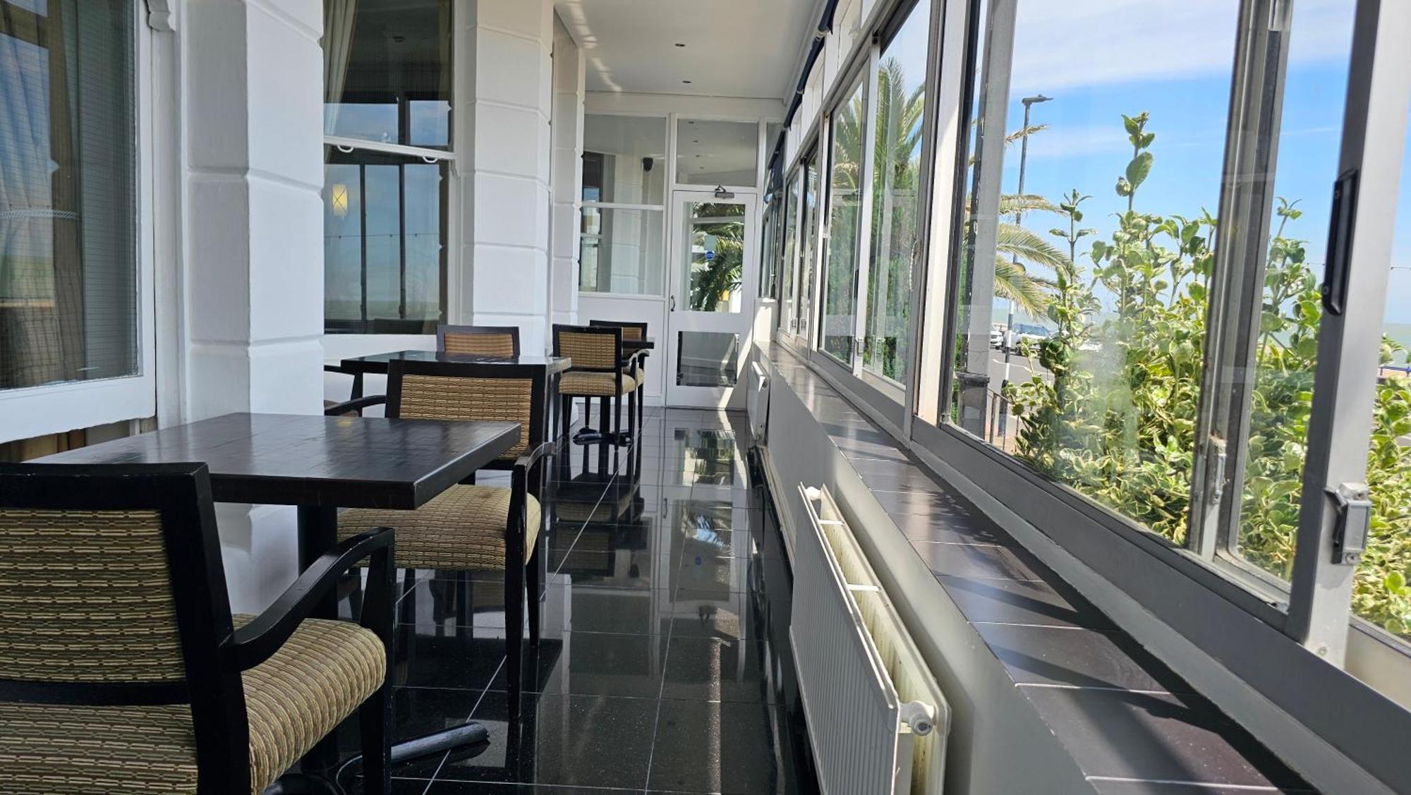 איסטבורן The Strand Hotel מראה חיצוני תמונה