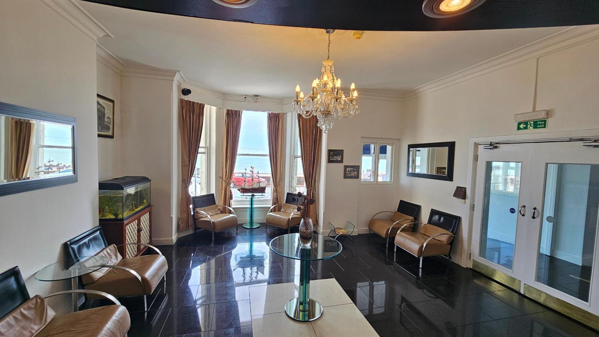 איסטבורן The Strand Hotel מראה חיצוני תמונה