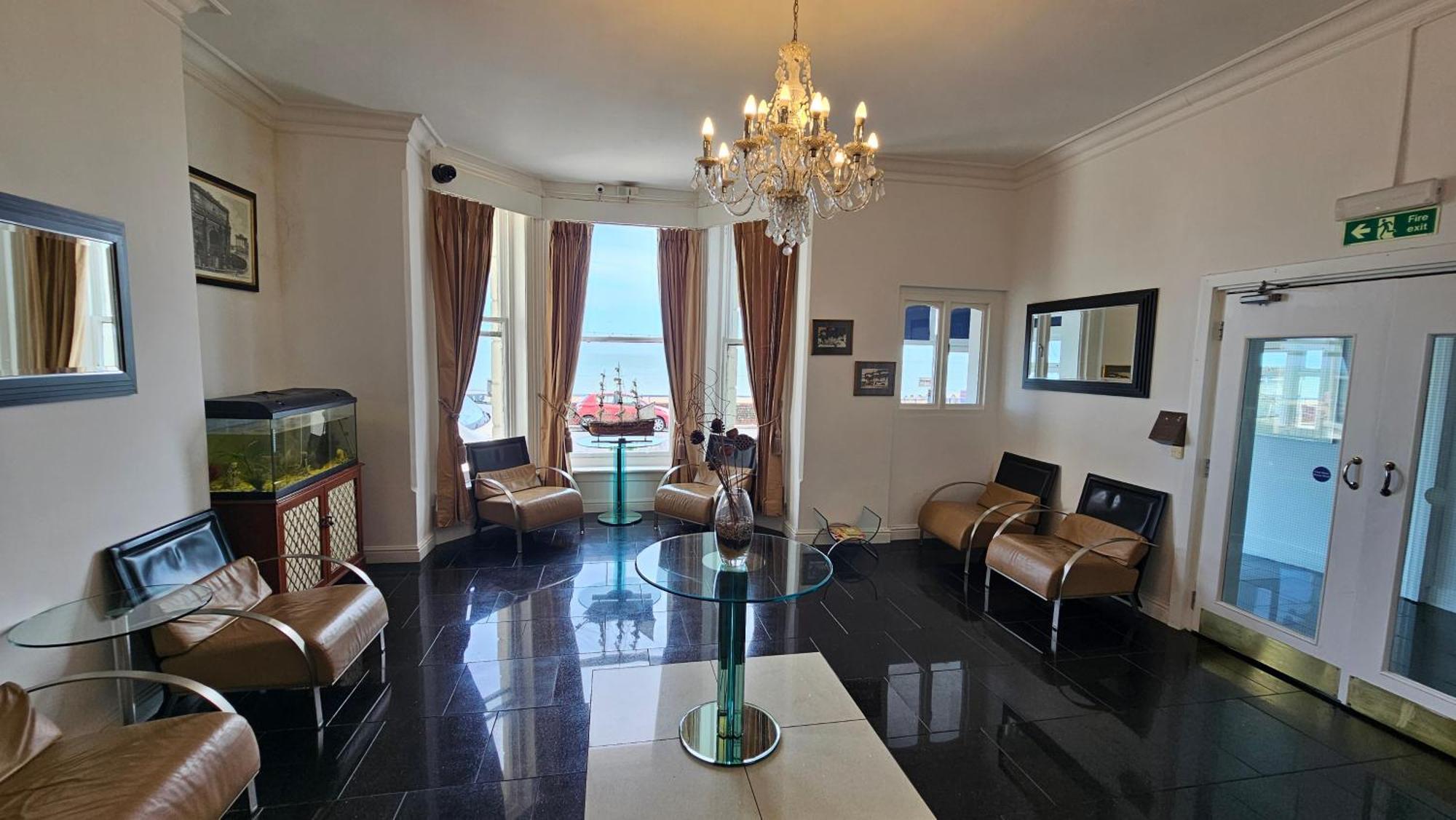 איסטבורן The Strand Hotel מראה חיצוני תמונה